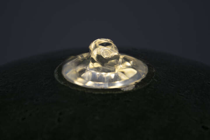 dobar Gartenbrunnen Apollon mit LEDs und Solarpanel